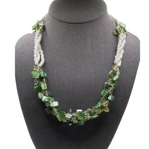 ❤️ Vintage White Shell and Pearlescent Green Shell Beaded Chunky Necklace